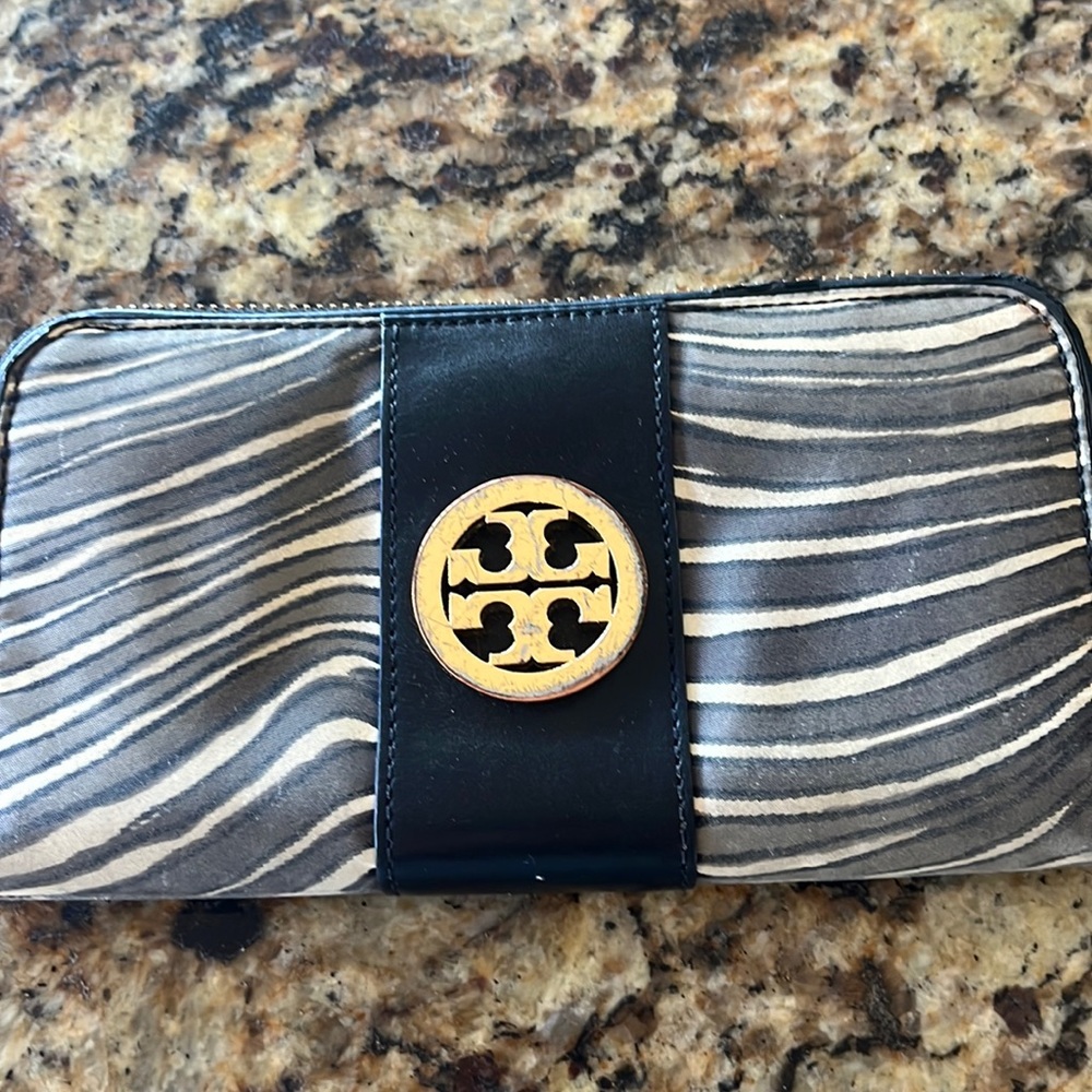 Tory Burch, Continental wallet